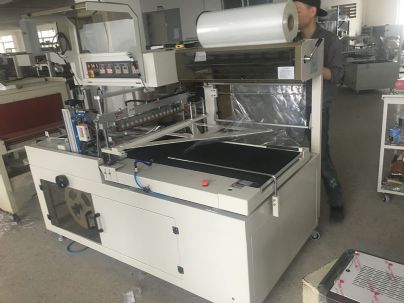 自動套膜（mó）機