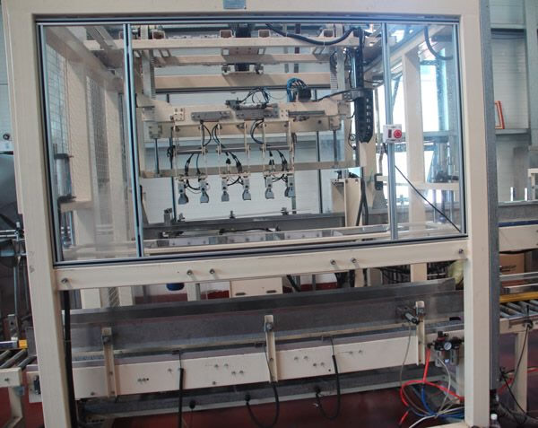 抓（zhuā）取式裝箱（xiāng）機